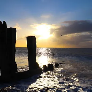 https://the-breeze-way.brighton-hotels-england.com